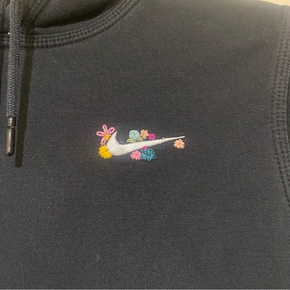 Women’s Faded Black Nike Hoodie with Homemade Floral  Embroidery Details Size S - Picture 7 of 16